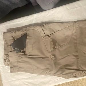 NWT Men's Fishing Shorts Size Medium